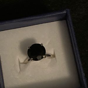 Black Onyx ring in White gold